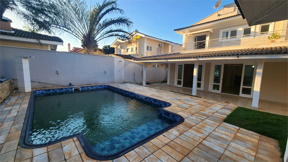 Casa à venda ou para alugar com 3 suítes no condomínio Villagio Capriccio, Louveira - SP