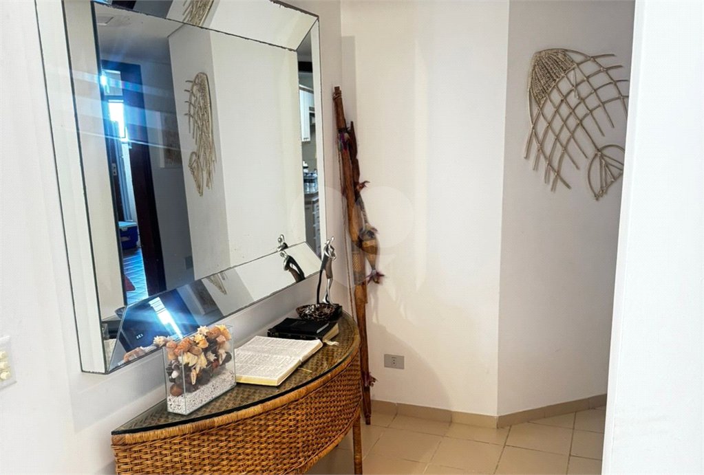 Apartamento à venda com 3 suítes em Pitangueiras, Guarujá, SP
