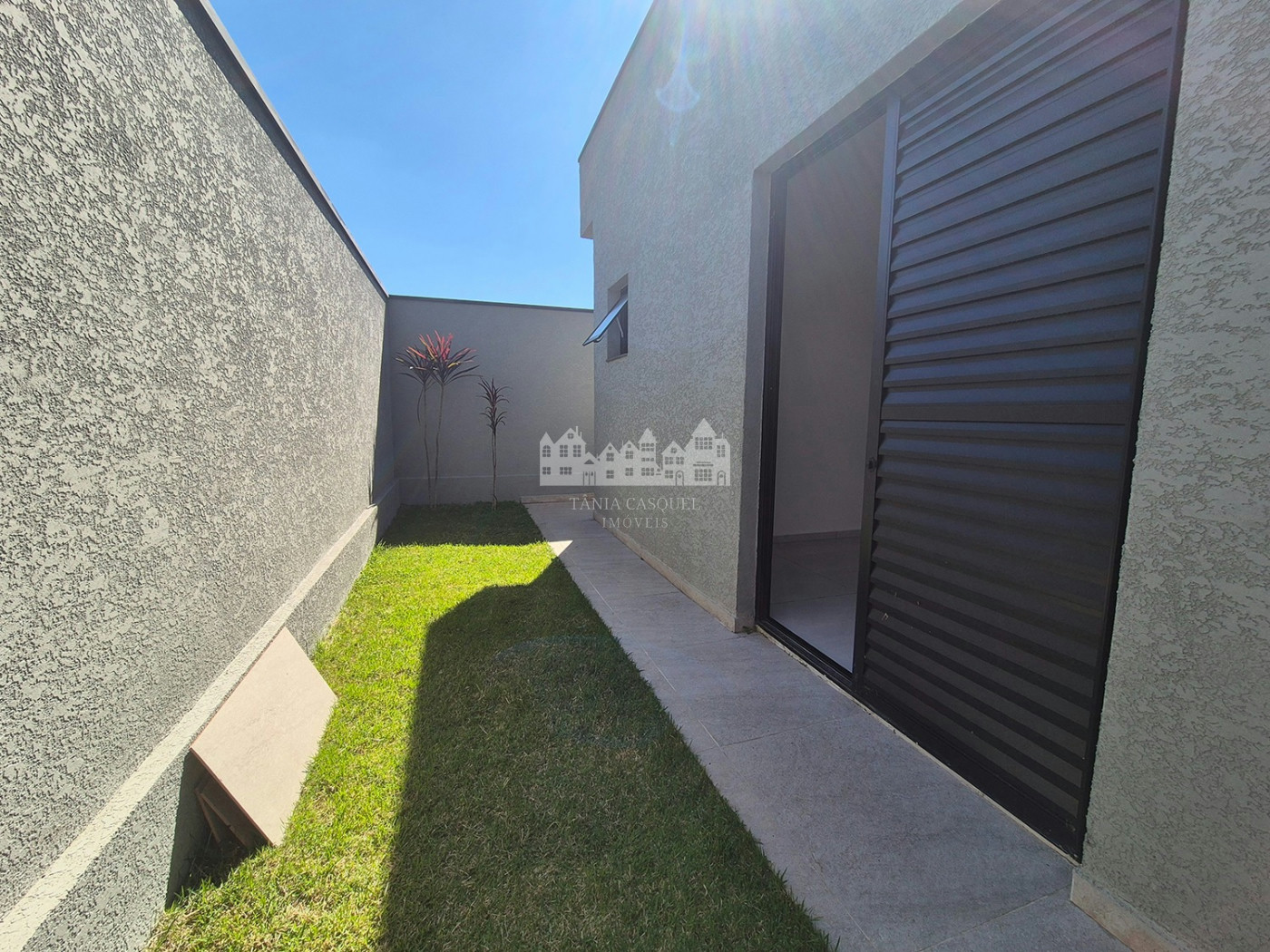 Casa térrea à venda com 3 quartos, sendo 1 suíte, em Vila Bonsai, Atibaia - SP