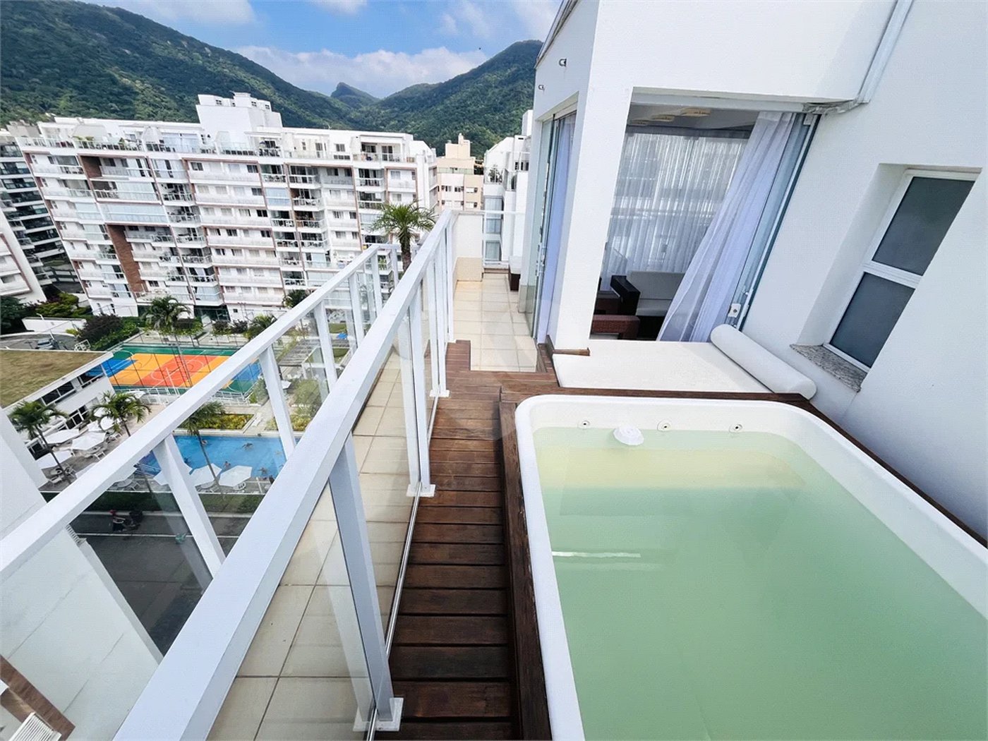 Cobertura à venda com 3 quartos, sendo 2 suítes, em Recreio dos Bandeirantes, Rio de Janeiro, RJ