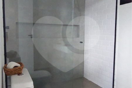 Casa à venda ou para alugar com 4 suítes no condomínio Figueira Garden, Atibaia - SP