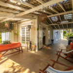 Casa à venda com 5 quartos, sendo 4 suítes, no condomínio Bounganville, São Paulo - SP