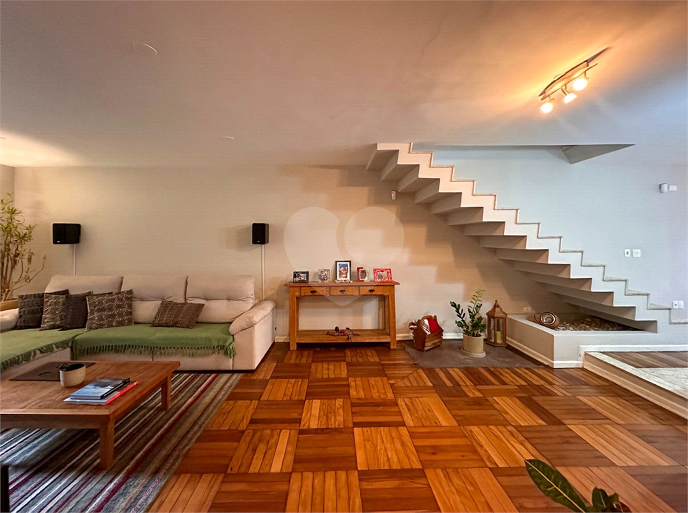 Casa à venda com 3 quartos, sendo 1 suíte,  no condomínio Barão do Triunfo, São Paulo - SP