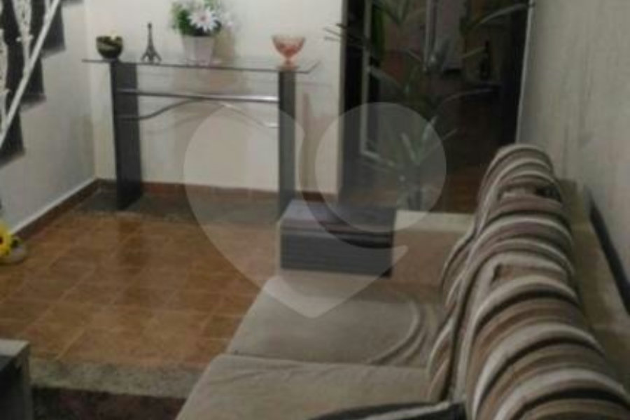 Sobrado à venda com 3 quartos, sendo 1 suíte, em Tremembé, São Paulo, SP