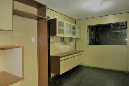 Casa à venda com 3 quartos, sendo 1 suíte, em Santo Amaro, São Paulo, SP