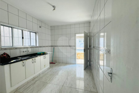 Casa à venda com 3 quartos, sendo 1 suíte, em Vila Galvão, Guarulhos, SP