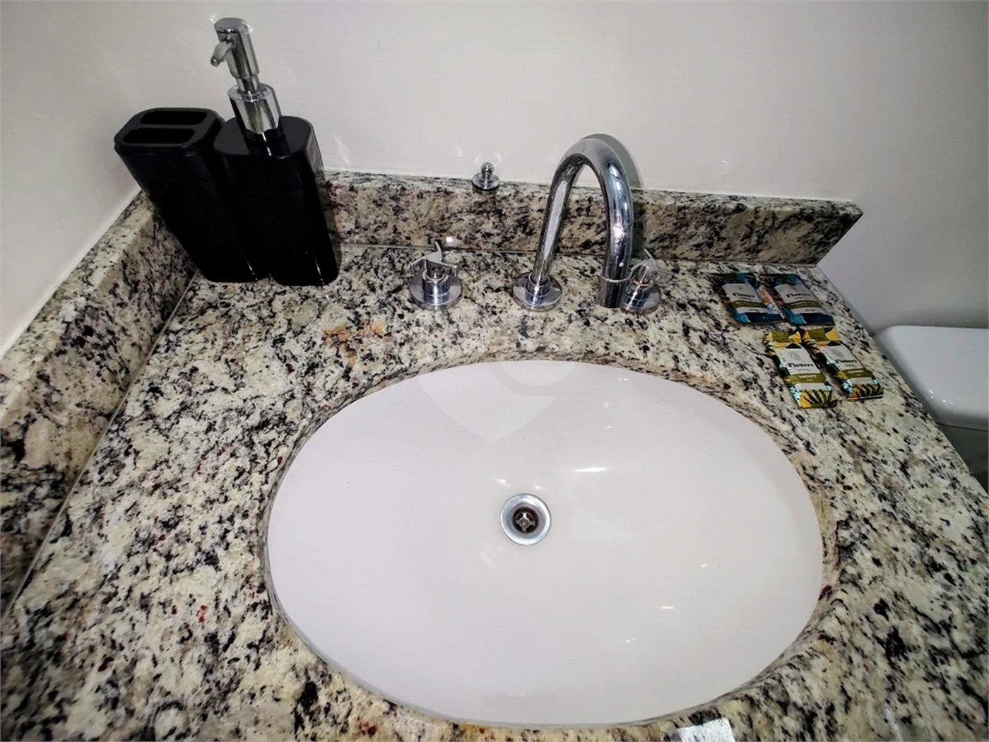 Studio Mobiliado na República – 22m² com Varanda