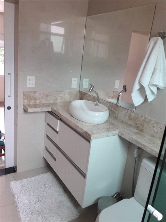 Casa à venda com 3 quartos, sendo 2 suítes, em Sé, São Paulo, SP