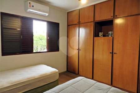 Sobrado à venda com 4 quartos, sendo 3 suítes, em Jardim Paulistano, Ribeirão Preto, SP