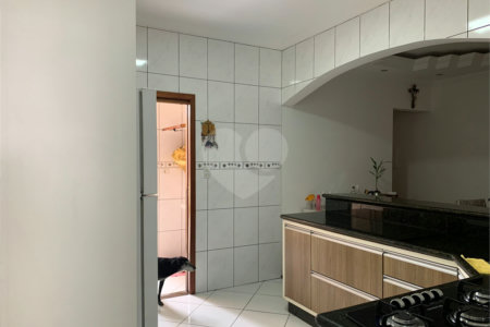 Casa à venda com 3 quartos, sendo 1 suíte, em Residencial Bosque dos Ipês, São José dos Campos, SP