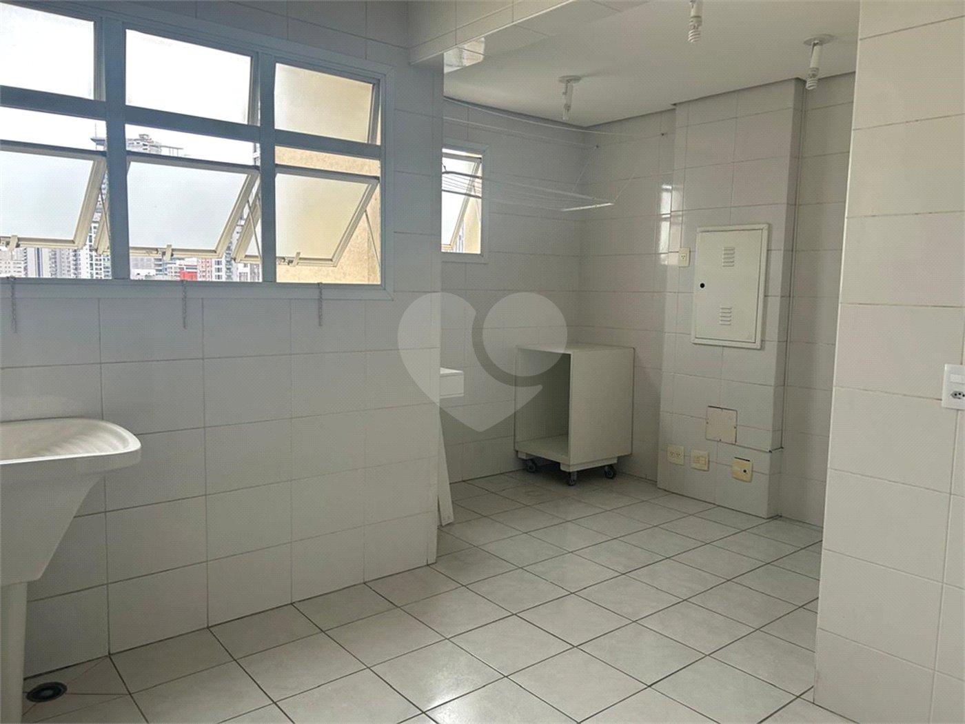 Apartamento para alugar com 3 quartos, sendo 1 suíte, em Pinheiros, São Paulo, SP