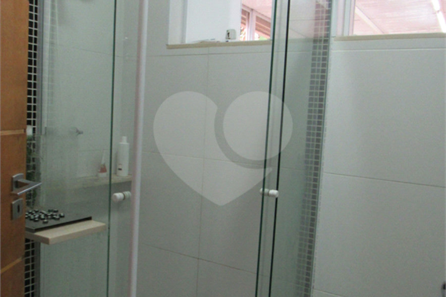 Sobrado à venda com 4 quartos, sendo 2 suítes, em Tremembé, São Paulo, SP