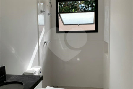 Casa à venda com 3 suítes no condomínio Residencial Celina, Atibaia - SP