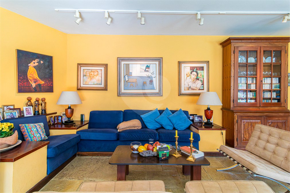 Casa à venda com 3 quartos, sendo 2 suítes, em Interlagos, São Paulo, SP