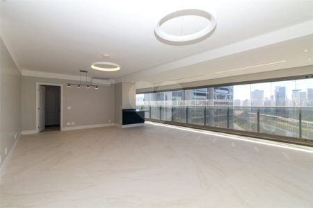 Apartamento à venda ou para alugar com 3 suítes em Jardim Morumbi, São Paulo, SP