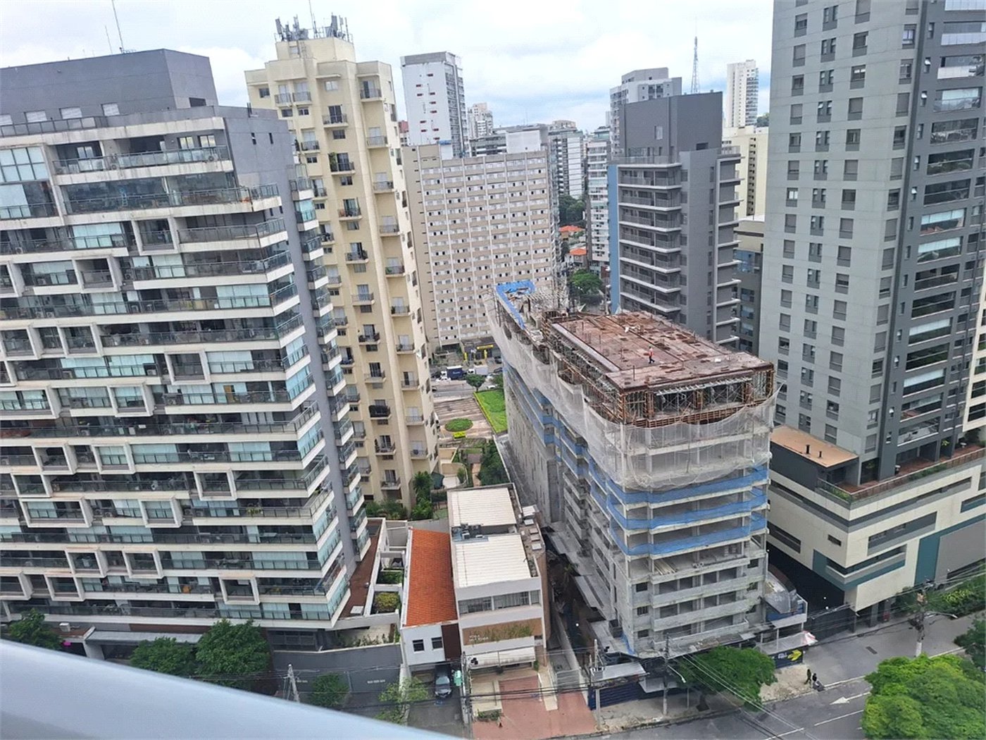 Apartamento à venda com 3 suítes em Sumarezinho, São Paulo, SP