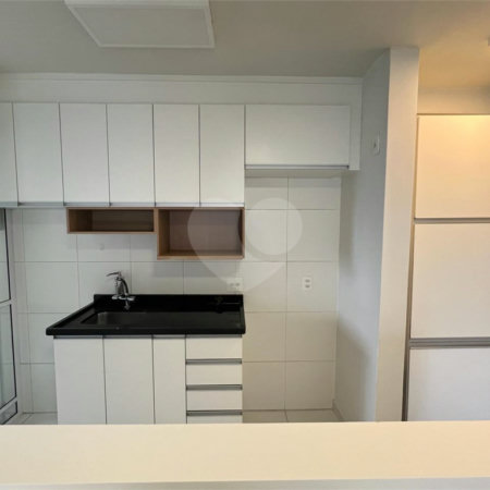 Apartamento à venda com 3 quartos, sendo 1 suíte,  em Parque Reboucas, São Paulo, SP