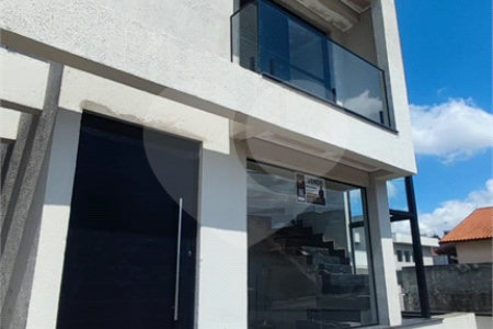 Casa à venda com 3 quartos, sendo 1 suíte,  no condomínio Terras de São Fernando, Cotia - SP