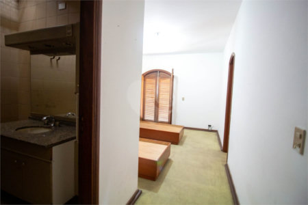 Casa à venda ou para alugar com 4 quartos, sendo 1 suíte, no Centro, São Roque, SP