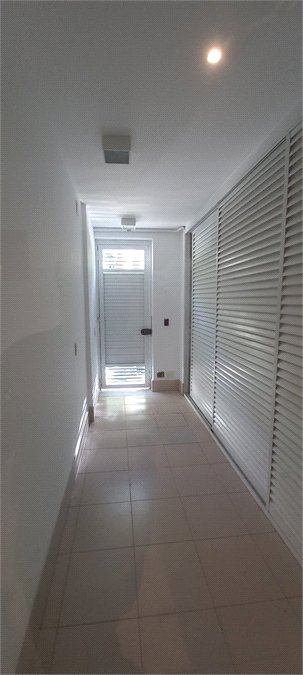 Sobrado à venda ou para alugar com 7 quartos, sendo 4 suítes, em Cidade Jardim, São Paulo, SP