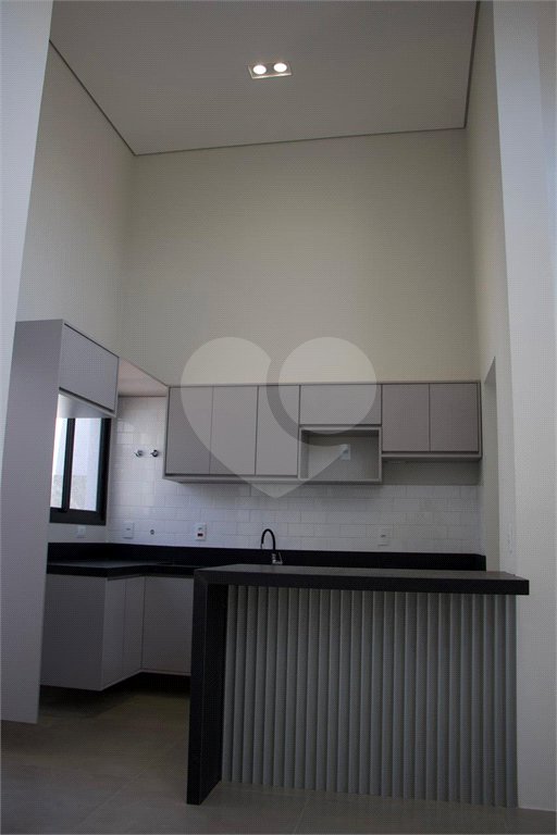 Casa à venda com 3 quartos, sendo 1 suíte, no condomínio Village Moutonee Salto, Salto - SP