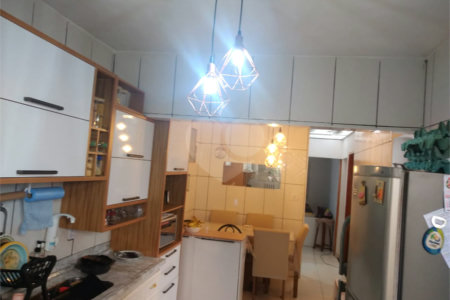 Casa à venda com 3 quartos, sendo 1 suíte, em Jardim Cris, São Paulo, SP