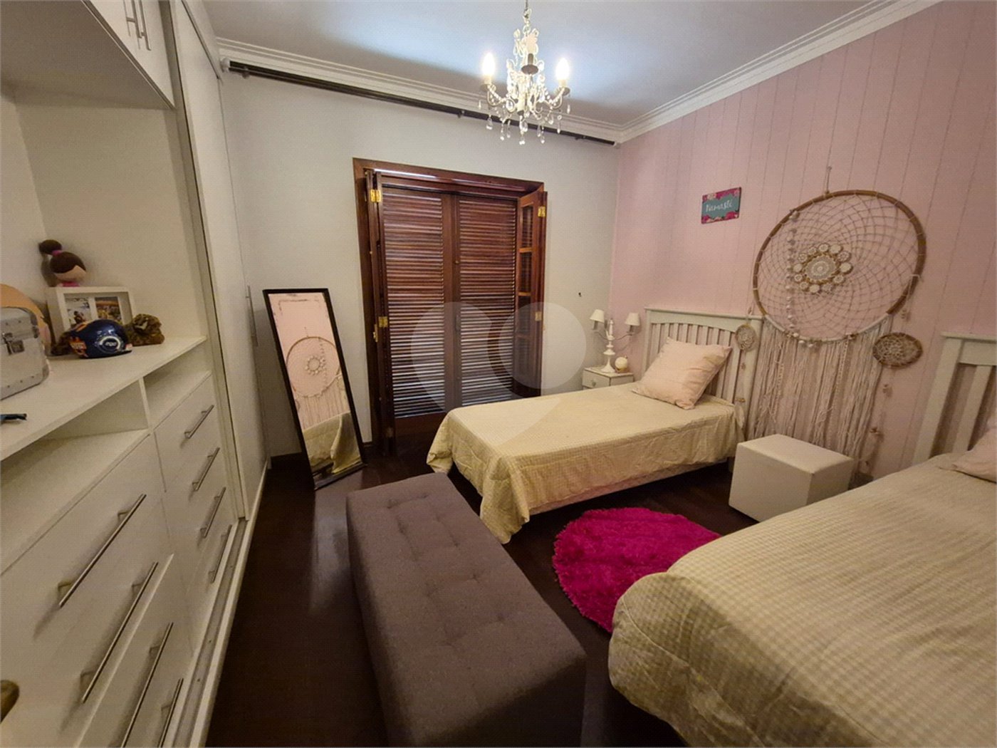 Casa à venda com 3 quartos, sendo 1 suíte, no condomínio Parque Petrópolis 4 Secção, Mairiporã - SP