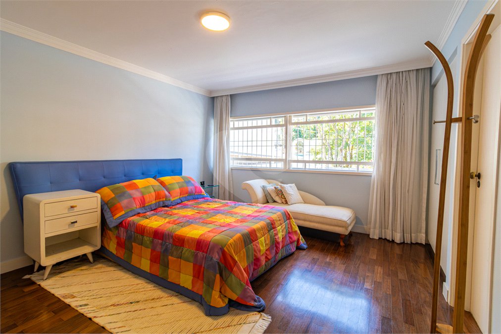 Casa à venda com 3 quartos, sendo 1 suíte, em Alto da Boa Vista, São Paulo, SP