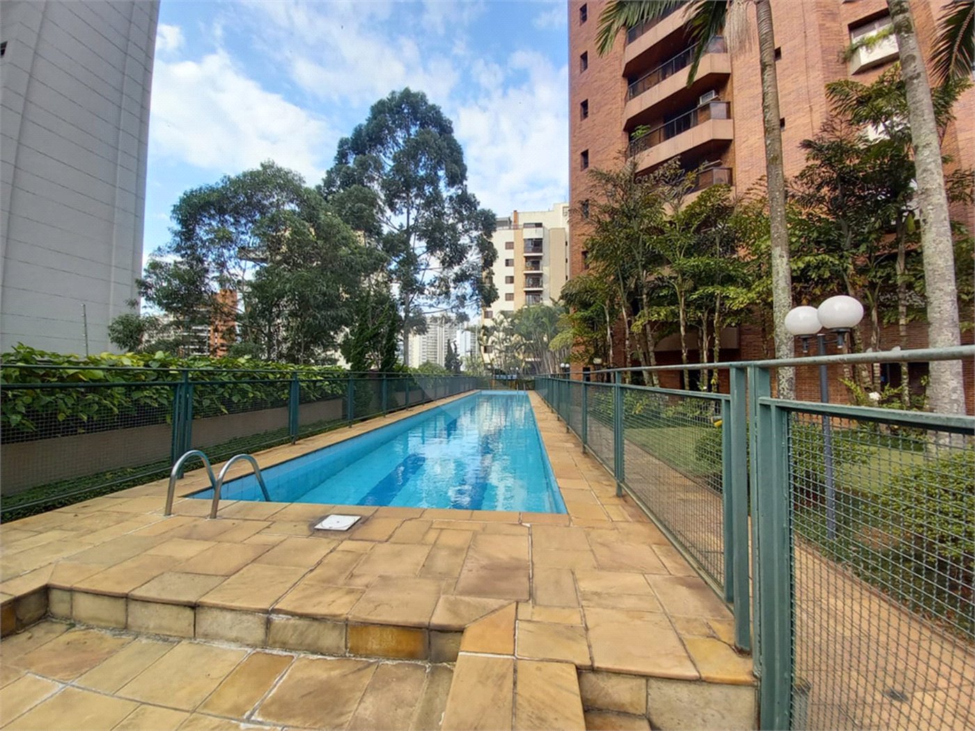 Apartamento à venda com 4 quartos, sendo 3 suítes, em Vila Andrade, São Paulo, SP