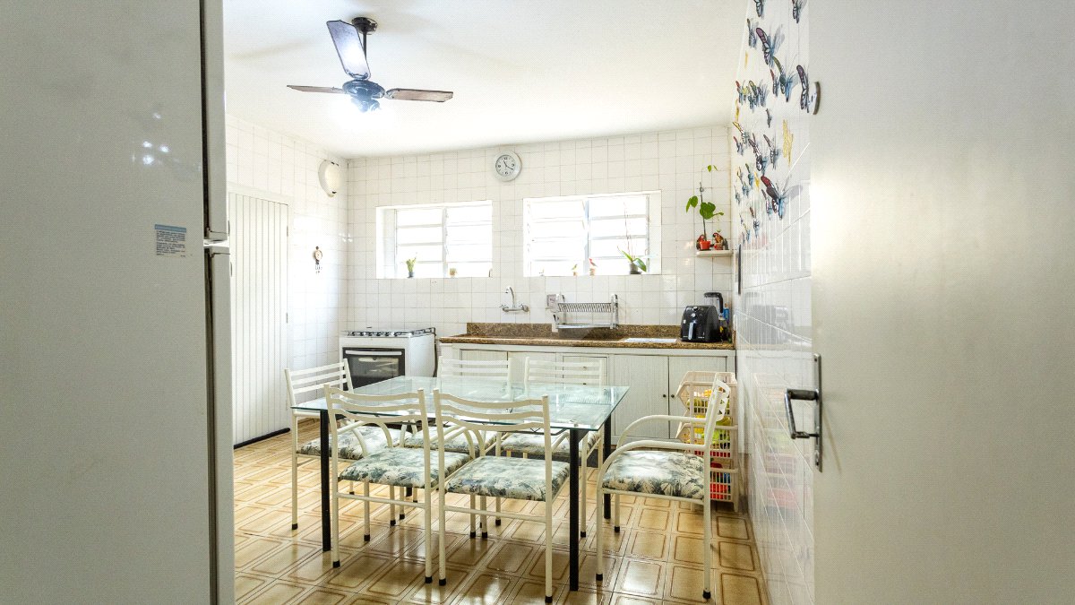 Casa à venda com 3 quartos, sendo 1 suíte, em Vila Cordeiro, São Paulo, SP