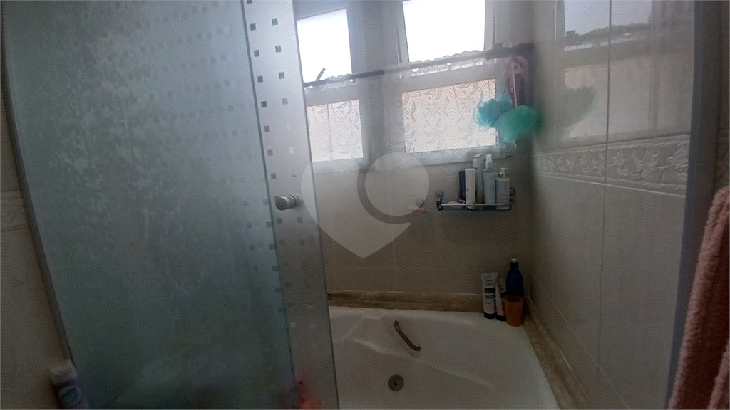 Casa à venda com 3 quartos, sendo 1 suíte, no condomínio Santanna, São Paulo - SP