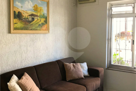 Casa à venda com 4 quartos, sendo 1 suíte,  em Vila Olímpia, São Paulo, SP