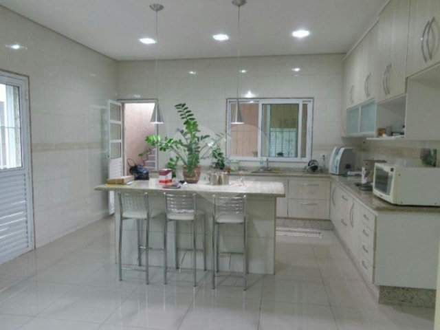 Casa Térrea à venda com 3 suítes em Vila Gustavo, São Paulo, SP