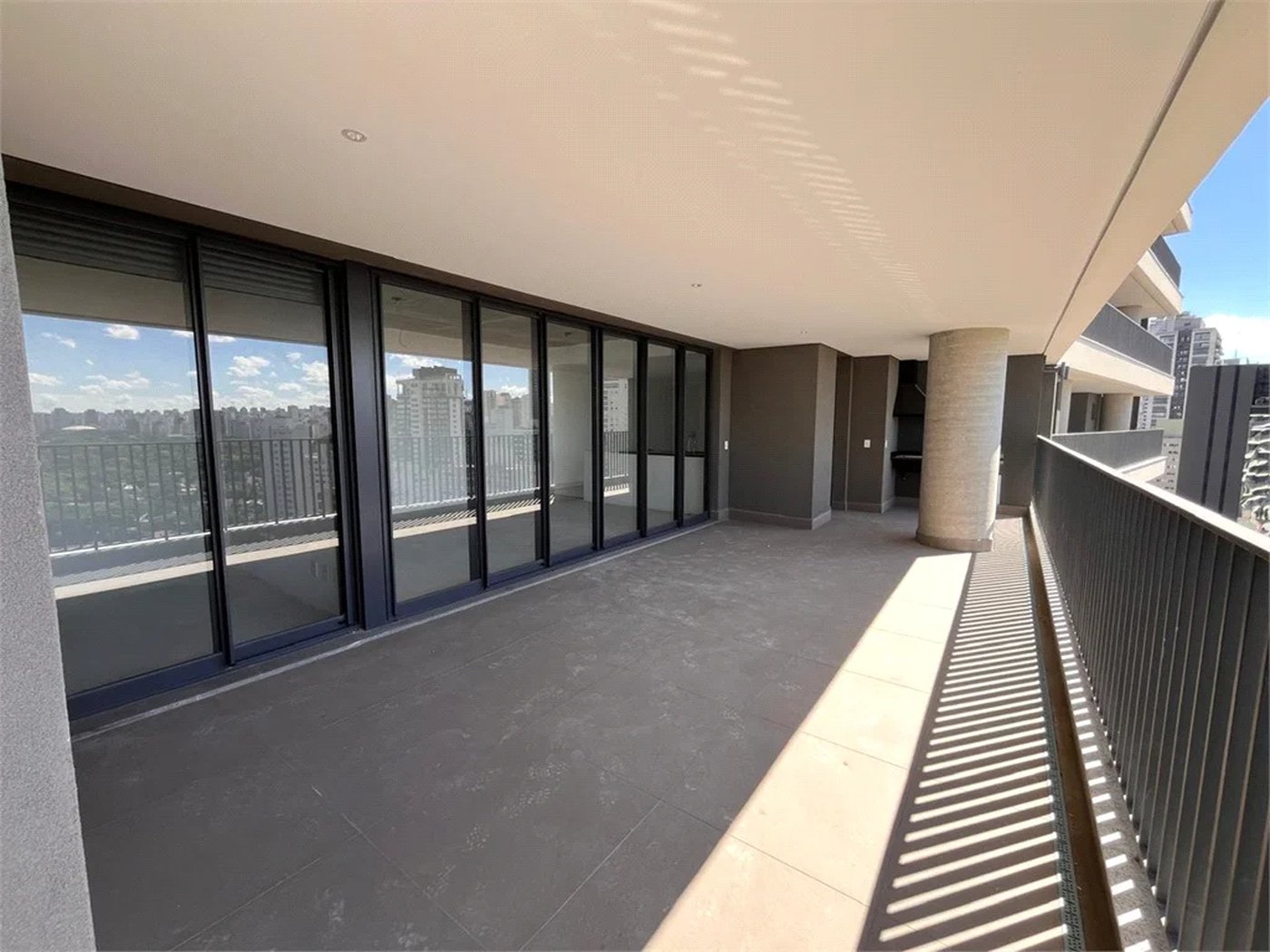 Apartamento à venda com 3 suítes em Pinheiros, São Paulo, SP