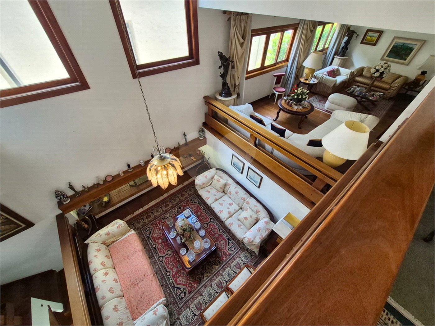 Casa de Vila à venda ou para alugar com 4 quartos, sendo 2 suítes,  em Jardim Leonor, São Paulo, SP