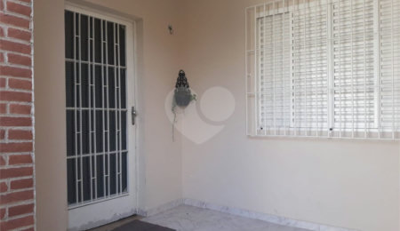 Casa à venda com 4 quartos, sendo 1 suíte,  no Centro, São Roque, SP
