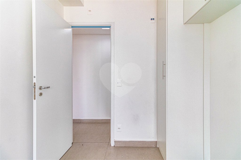 Apartamento à venda com 3 quartos, sendo 1 suíte,  em Vila Anastácio, São Paulo, SP