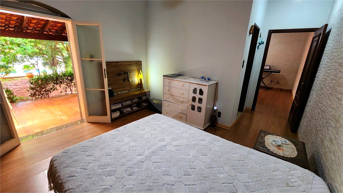 Casa à venda com 4 quartos, sendo 1 suíte, em Jardim Nova Época, Araraquara, SP