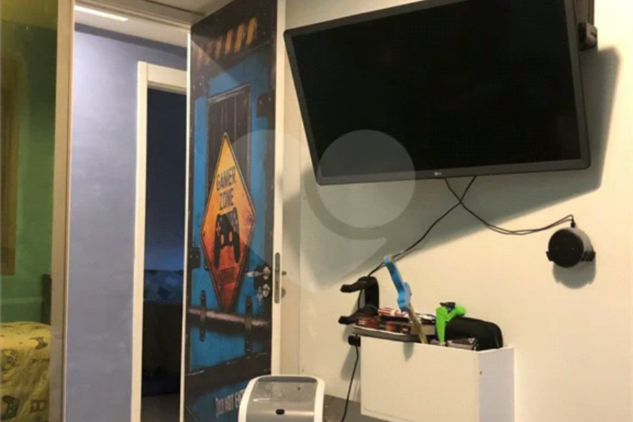 Apartamento à venda com 3 quartos, sendo 1 suíte, em Santo Amaro, São Paulo, SP