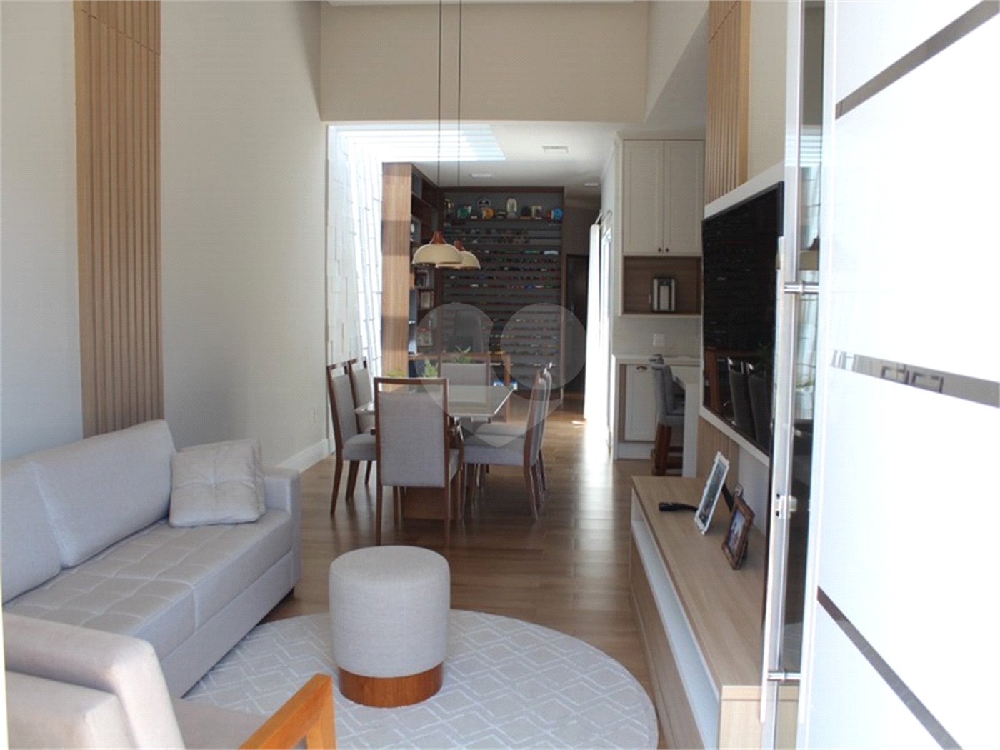 Casa à venda com 3 quartos, sendo 2 suítes, no condomínio Residencial Mantova, Indaiatuba - SP