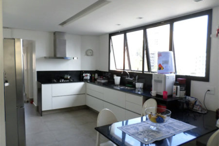 Apartamento à venda com 4 quartos, sendo 2 suítes, em Jardim Londrina, São Paulo, SP