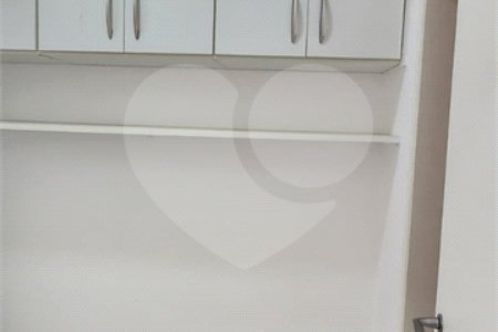 Casa à venda com 3 suítes no condomínio Recanto dos Paturis, Vinhedo - SP