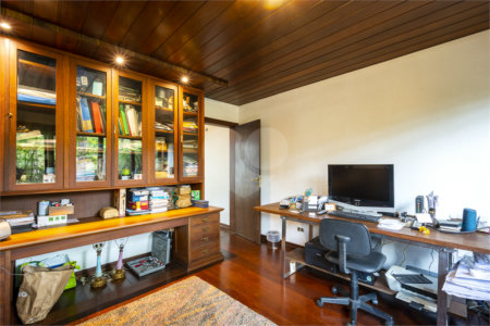Casa à venda com 3 suítes no condomínio Chácara Flora, São Paulo - SP