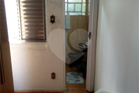 Casa de Vila à venda com 3 quartos, sendo 1 suíte, em Vila Bertioga, São Paulo, SP