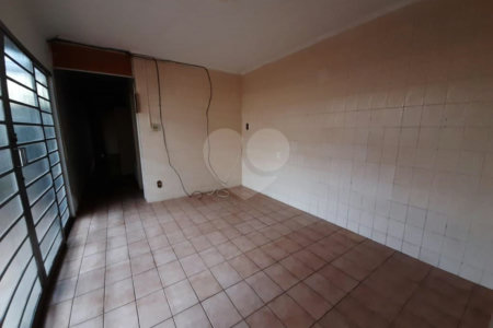 Casa à venda com 4 quartos, sendo 1 suíte,  no Centro, Mogi das Cruzes, SP