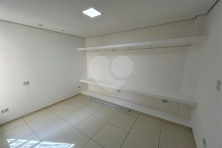 Casa de Vila para alugar com 4 suítes em Vila Romana, São Paulo, SP