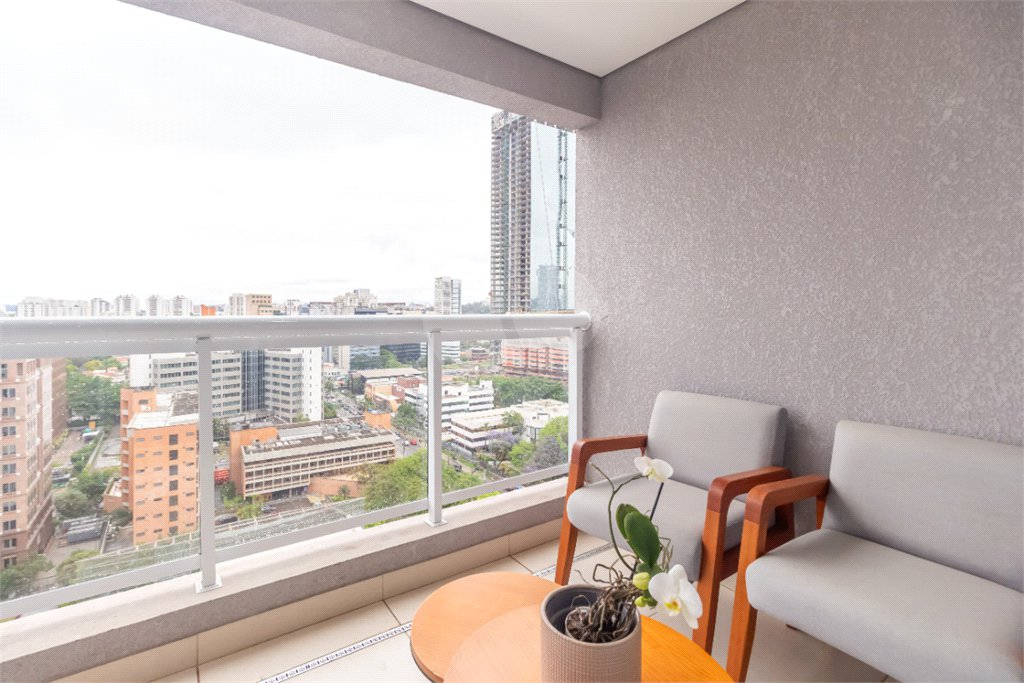 Apartamento à venda com 3 quartos, sendo 1 suíte, em Chácara Santo Antônio, São Paulo, SP