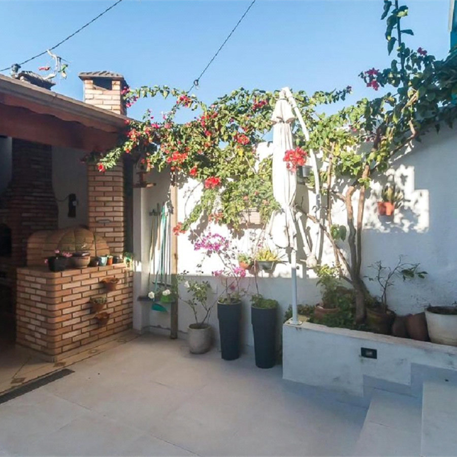 Casa à venda com 3 quartos, sendo 1 suíte, em Vila Suissa, Mogi das Cruzes, SP
