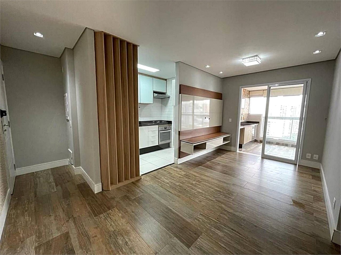 Apartamento à venda com 3 quartos, sendo 1 suíte,  em Vila Gomes Cardim, São Paulo, SP