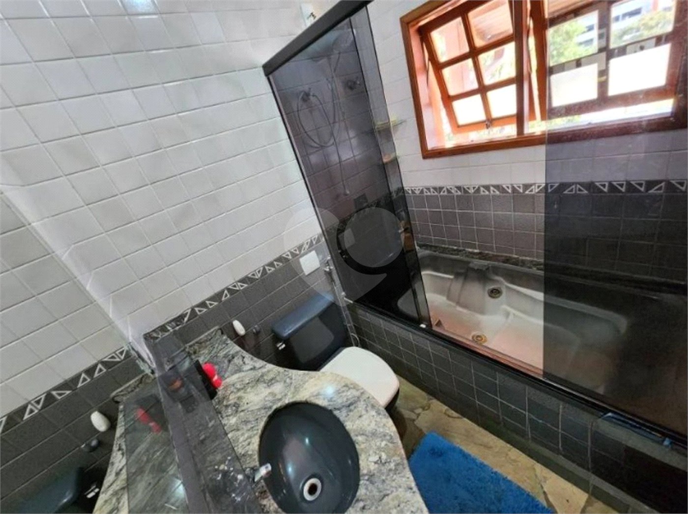 Casa à venda com 3 quartos, sendo 1 suíte, no Centro, Vinhedo, SP